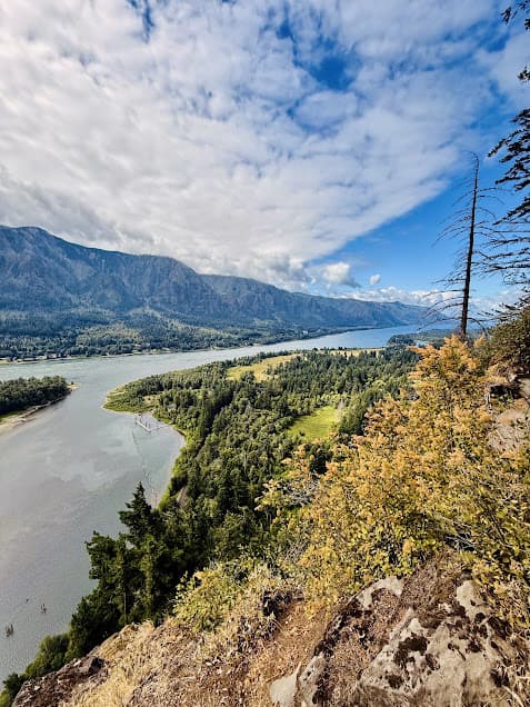 Views from of the Columbia River from Beacon Rock in Washington.