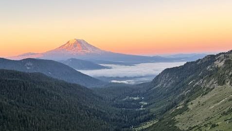 Hiking to Goat Lake in Washington’s Goat Rocks Wilderness